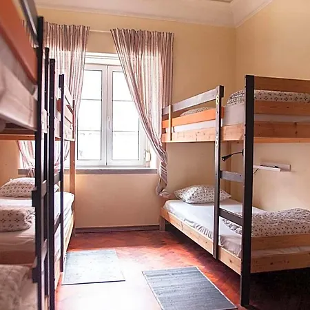 Top Hostel *